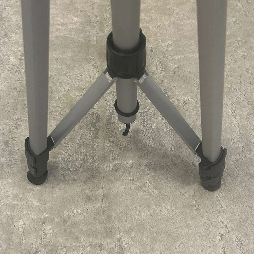 Amazon basics lightweight tripod black 60 inches/152 cm